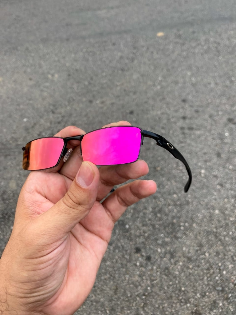 VILÃO PRETO LENTES ROSA