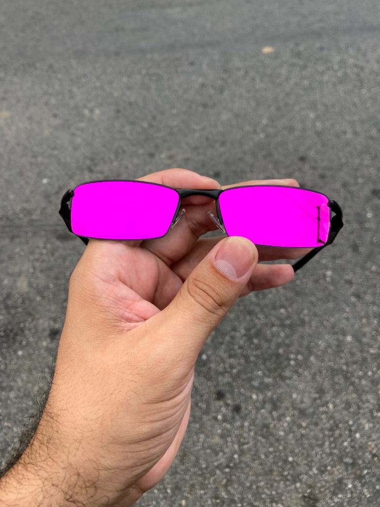 VILÃO PRETO LENTES ROSA
