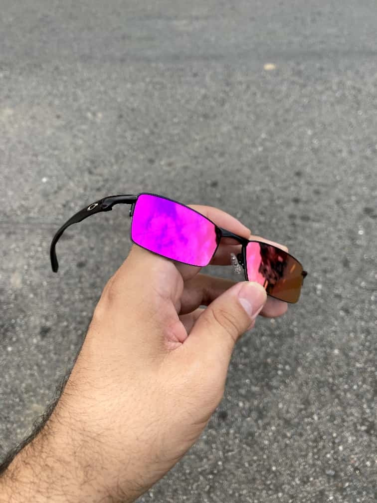 VILÃO PRETO LENTES ROSA