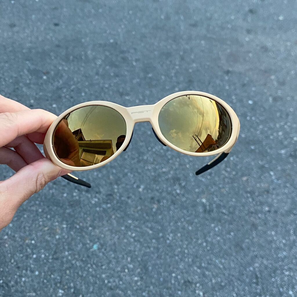 EYE JACKET PIET LENTES GOLD CAFÉ