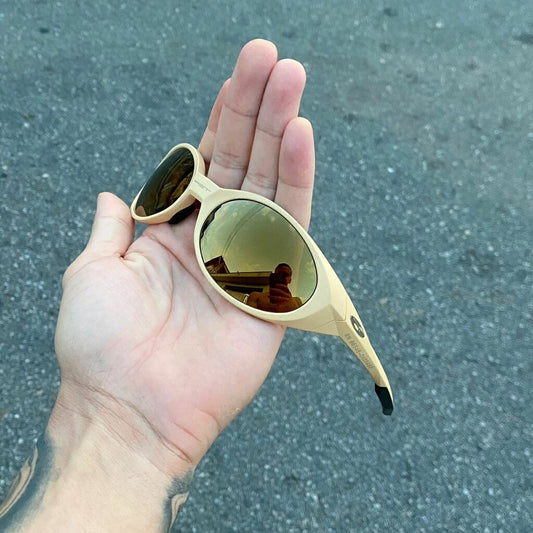 EYE JACKET PIET LENTES GOLD CAFÉ