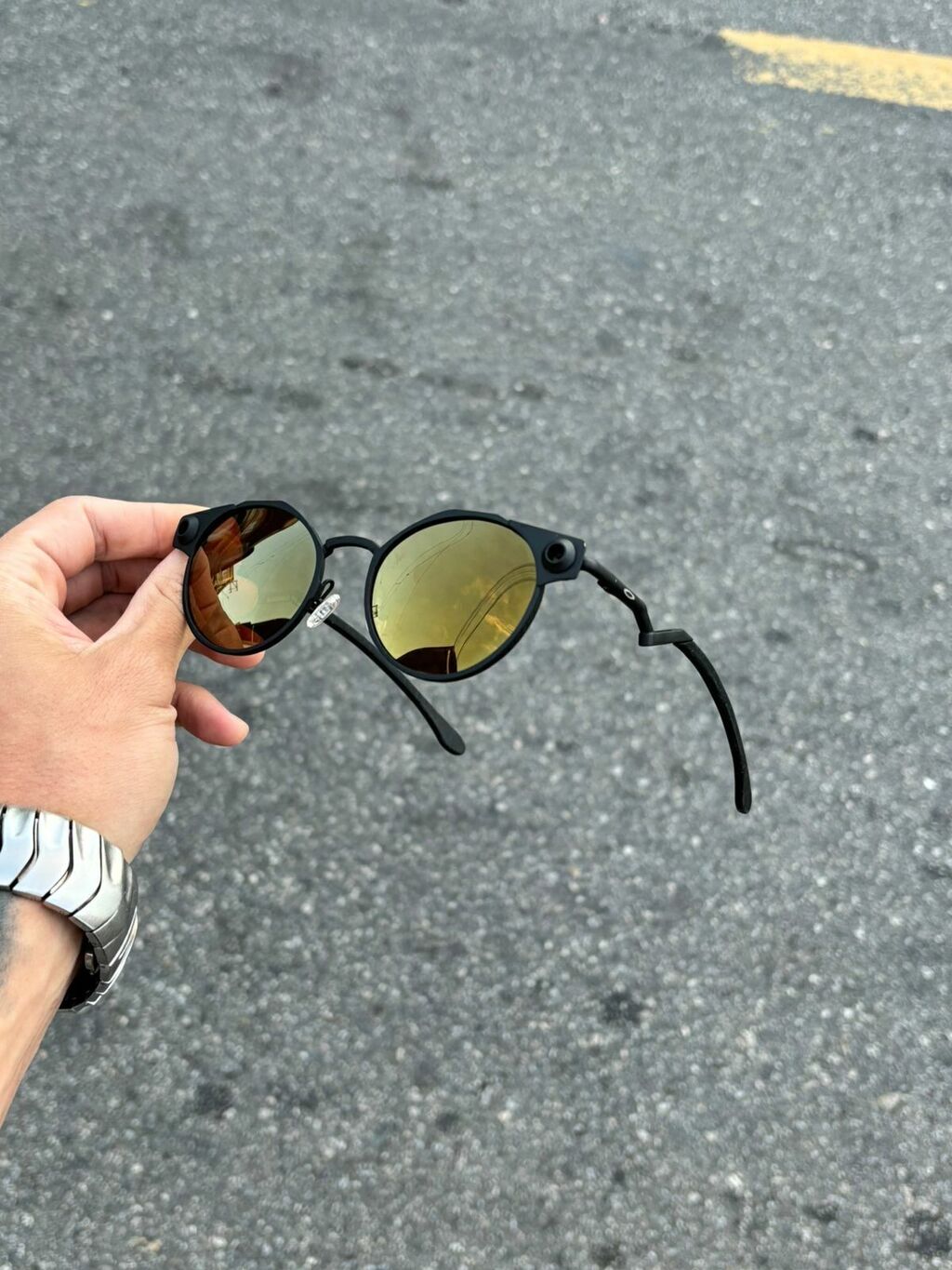 DEADBOLT PRETO LENTES GOLD CAFÉ