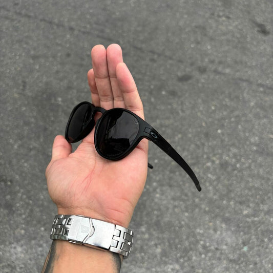 LATCH ALL BLACK