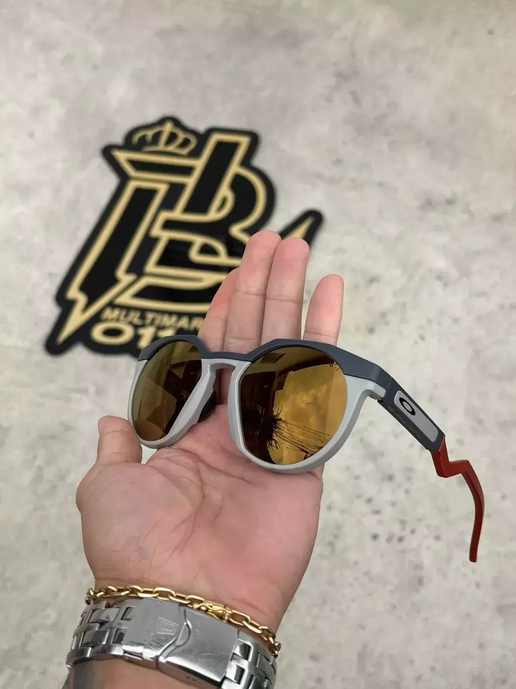 HSTN CINZA LENTES GOLD CAFÉ