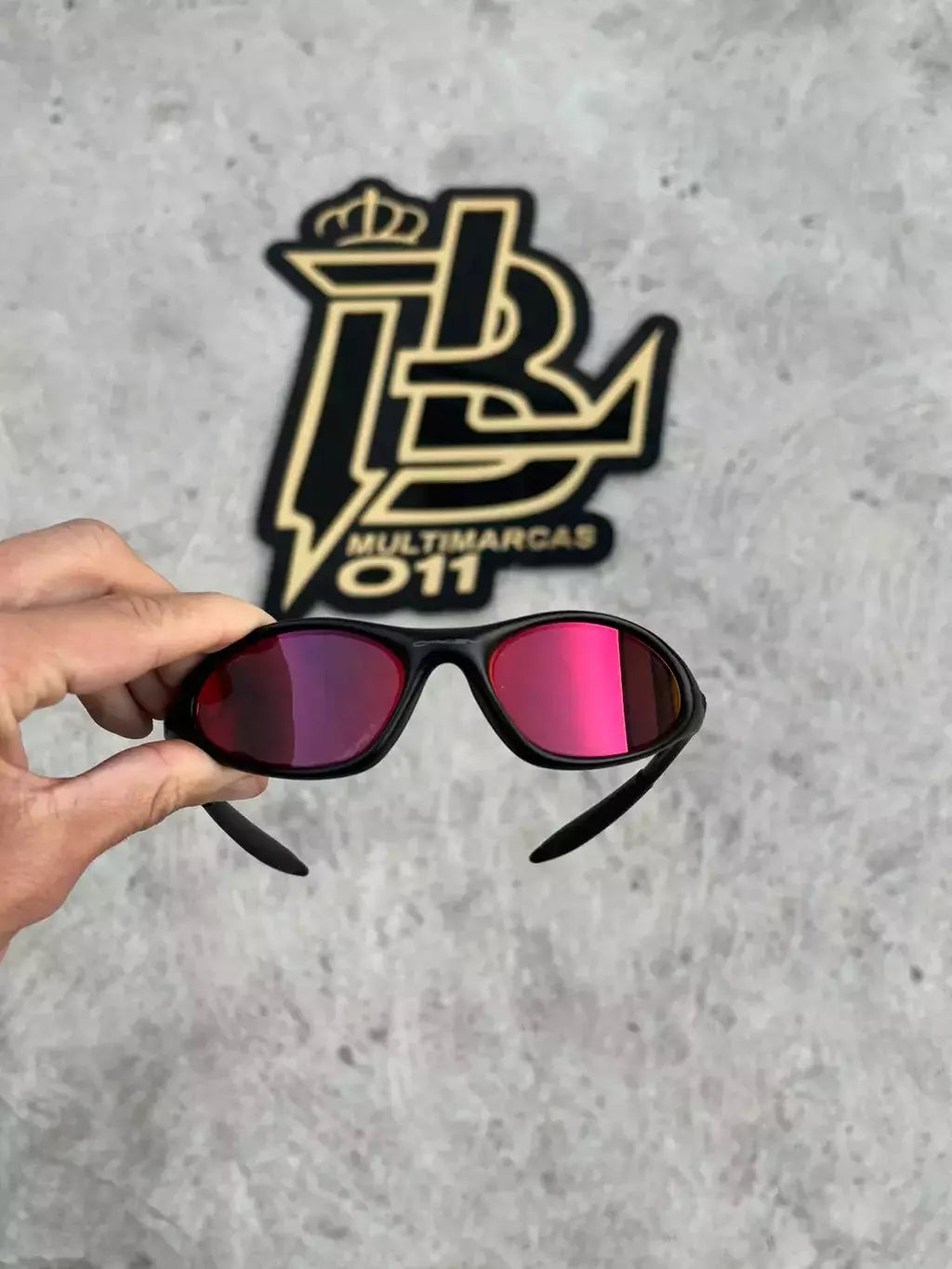 MINUTE PRETO LENTES DARK RUBY