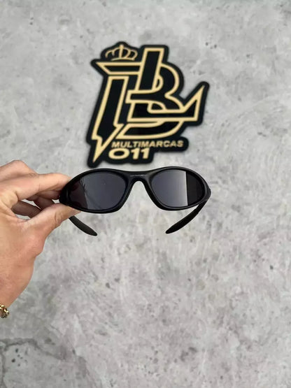 MINUTE ALL BLACK