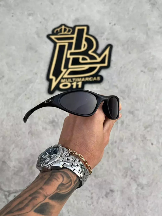 MINUTE ALL BLACK