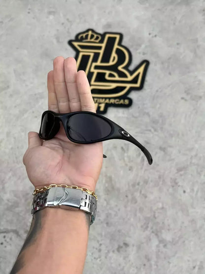 MINUTE ALL BLACK