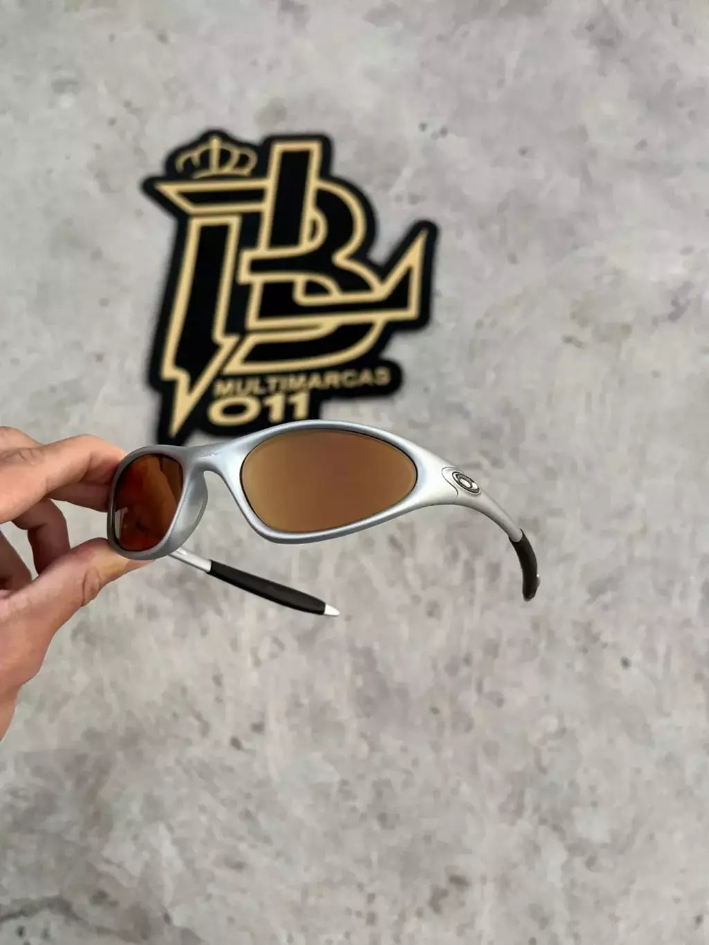 MINUTE CINZA LENTES GOLD CAFÉ KIT PRETO