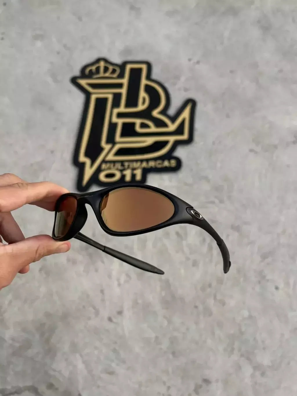 MINUTE PRETO LENTES GOLD CAFÉ
