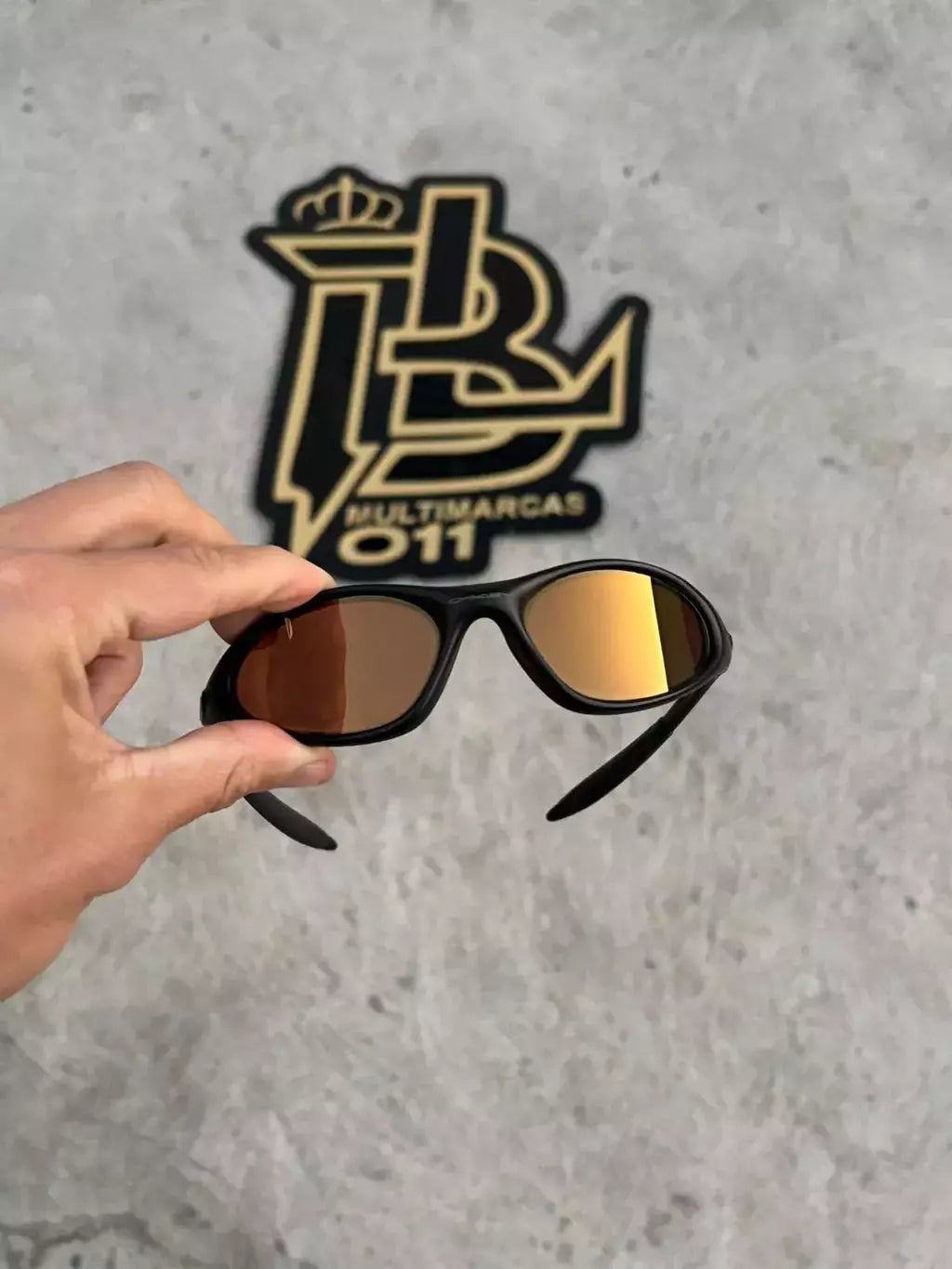 MINUTE PRETO LENTES GOLD CAFÉ