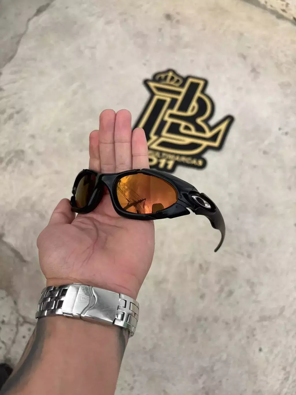 PLATE BLACK LENTES GOLD CAFÉ