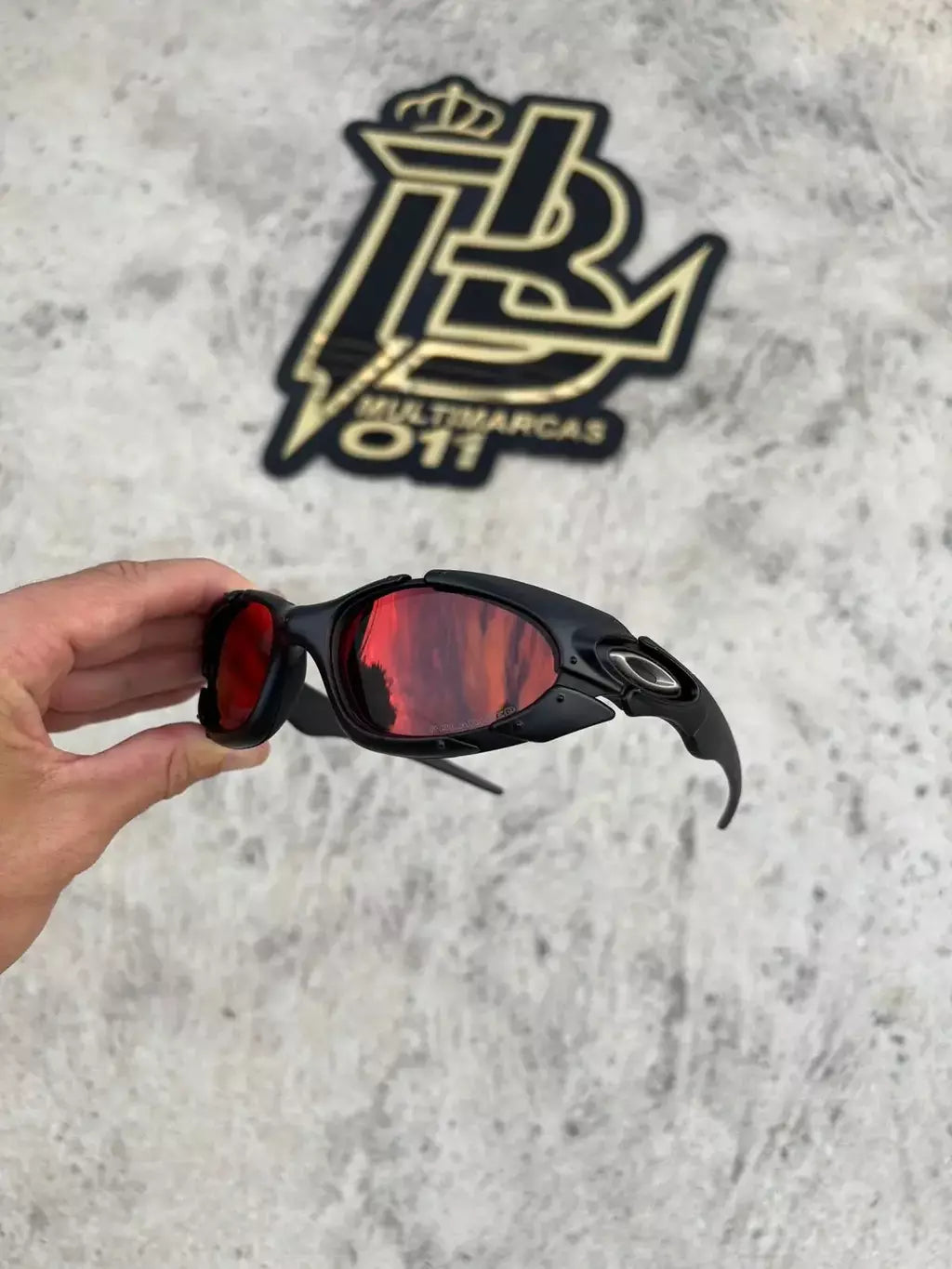 PLATE BLACK LENTES TORCH (SIMBOLO PRATA)