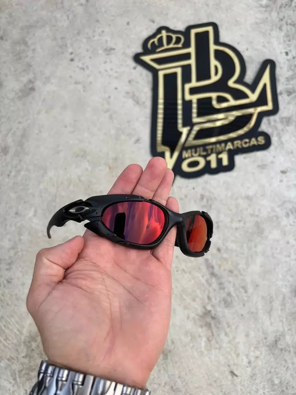 PLATE BLACK LENTES TORCH (SIMBOLO PRATA)