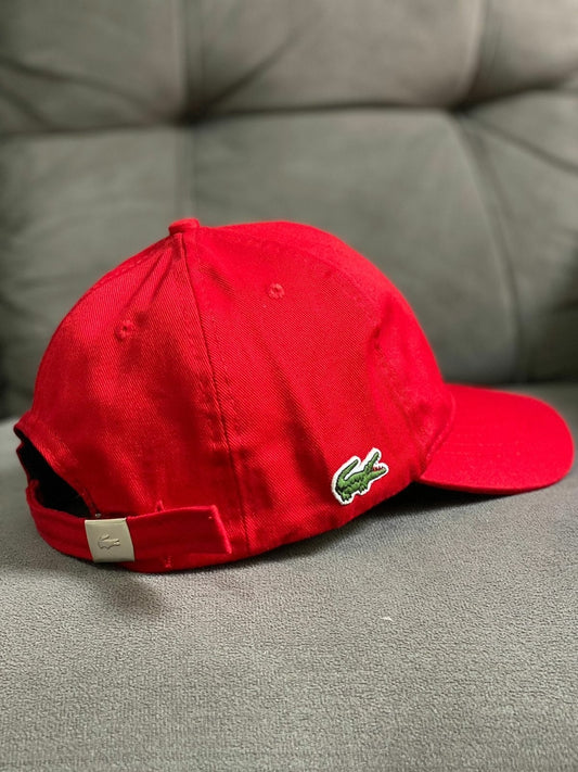 BONÉ LACOSTE VERMELHO