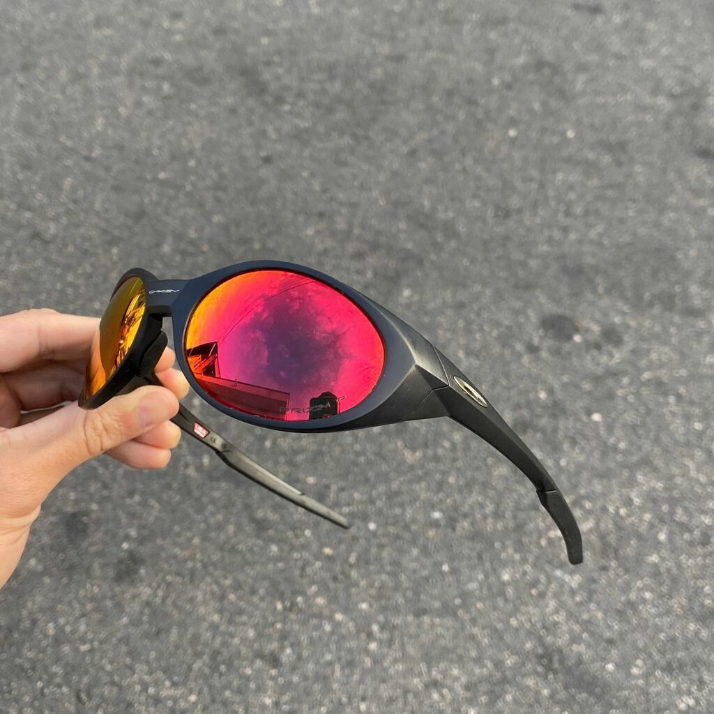 EYE JACKET PRETO LENTES DARK RUBY