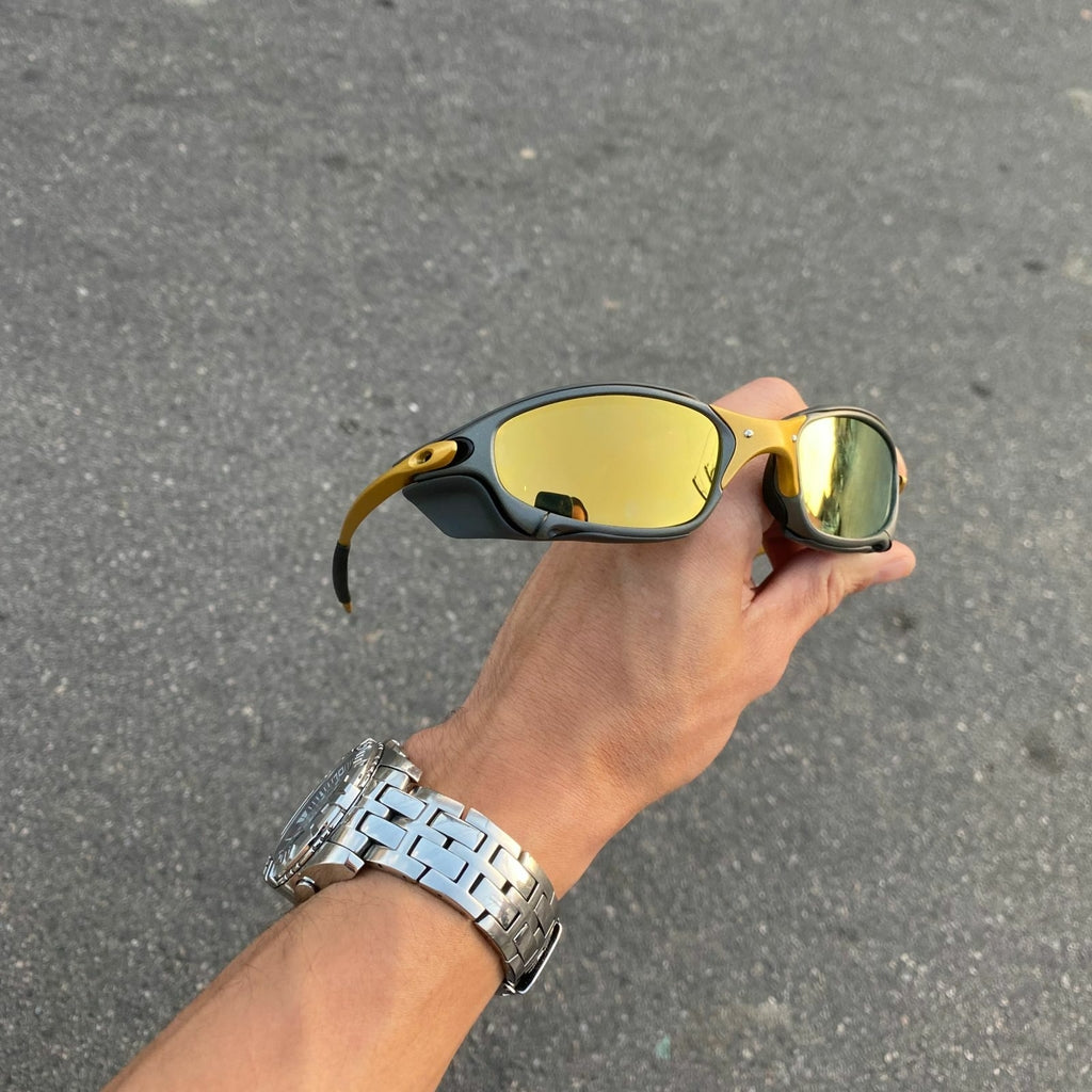JULIET CORVETTE LENTES GOLD + SIDE BLINDER CINZA