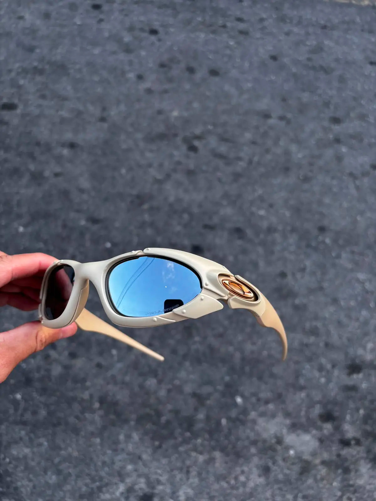 PLATE BEGE LENTES ESPELHADO